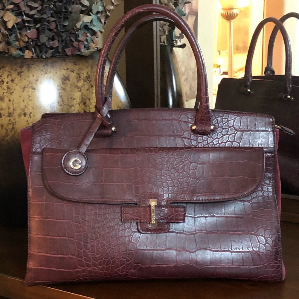 GUESS HANDBAG